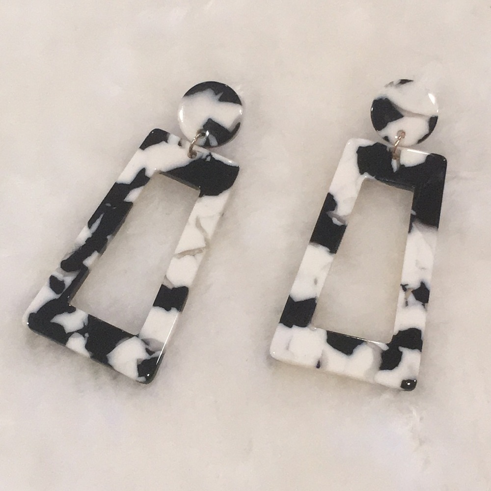Marbled Rectangle Earrings - Picture 4 of 6